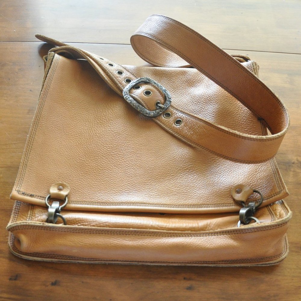 Earth Nynja Natural Leather Heavy Duty Crossbody Messenger Bag Lrg